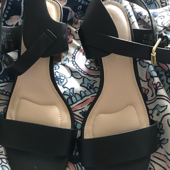 Heels - Picture 4 of 4